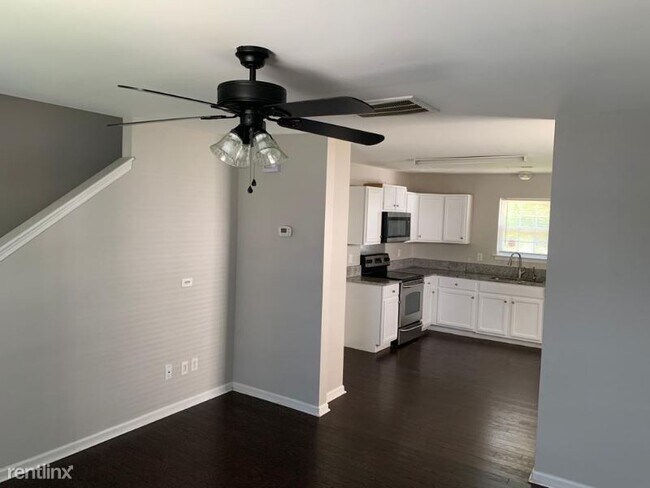 Building Photo - 4 br, 2 bath House - 228 Pangle Dr 1 Unit 1