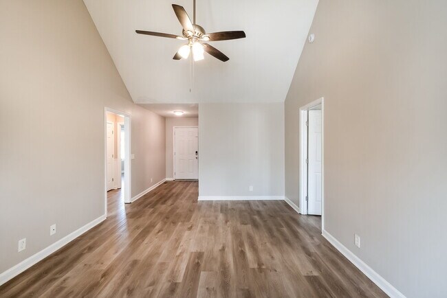 Foto del edificio - 5304 Sunnyvale Dr