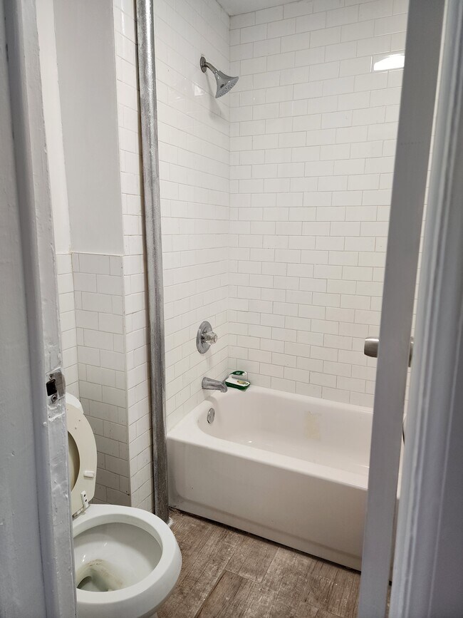 Building Photo - 228 Sommerville Pl
