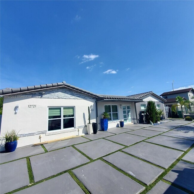 Building Photo - 12721 SW 47th St