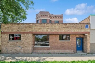 Building Photo - 4108 N Cicero Ave