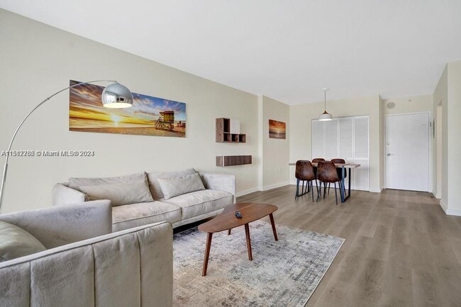 Foto del edificio - 400 Kings Point Dr