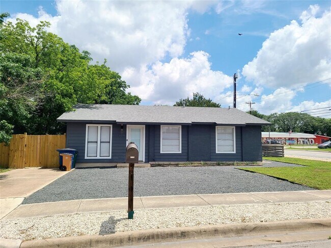 Foto del edificio - 6216 Hogan Ave