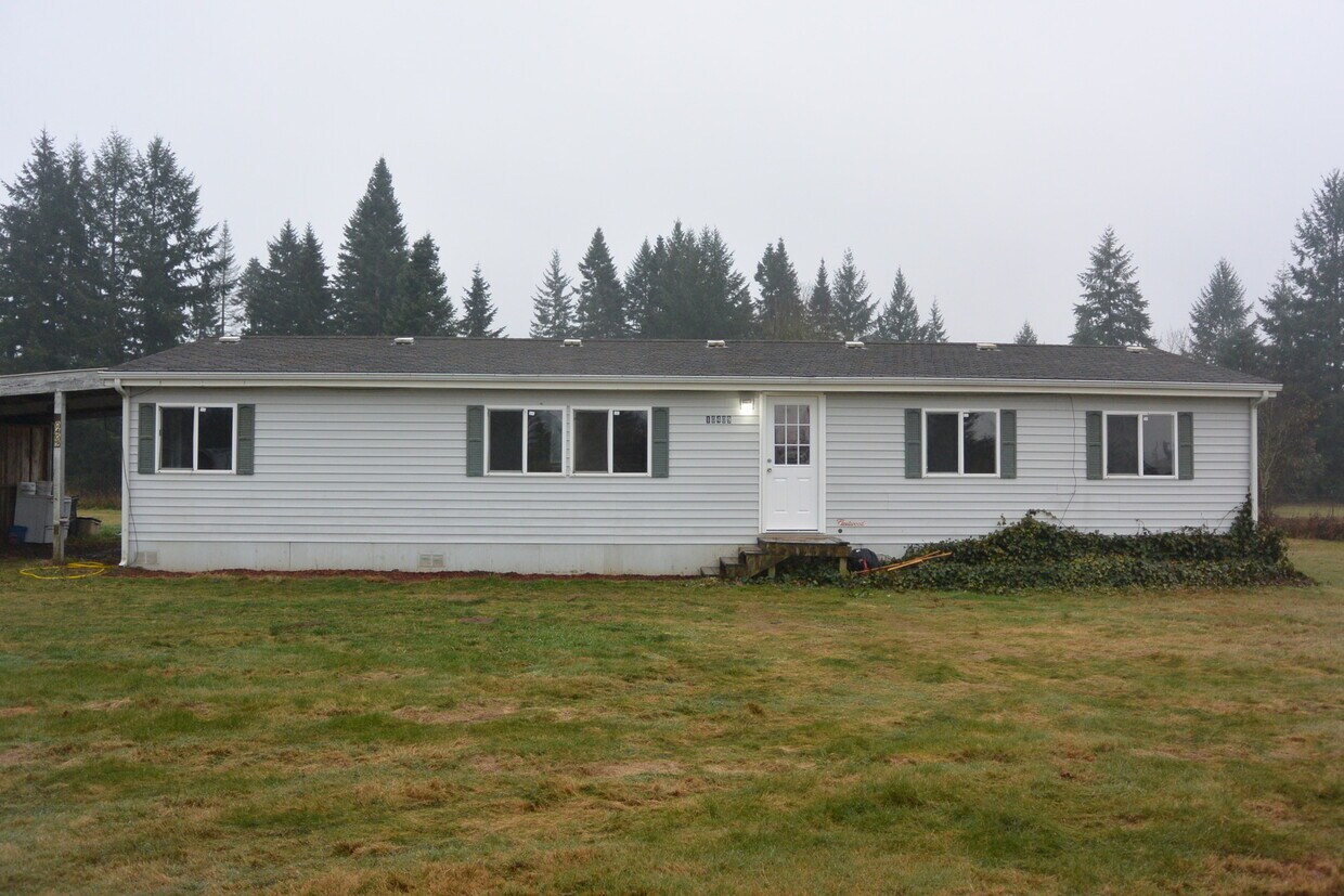 Primary Photo - Spacious Battle Ground Manufactured Home f...