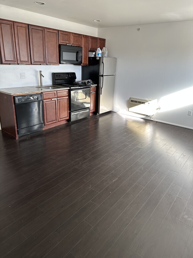 Kitchen - 1631 N 20th St