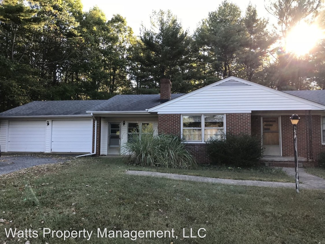Primary Photo - 1004 Redfields Rd