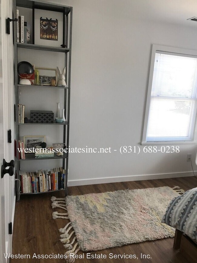 Building Photo - 2 br, 1 bath House - 335 Hillcrest Dr.