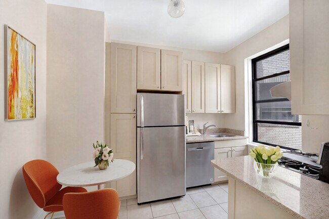 Foto del edificio - 414 W 121st St