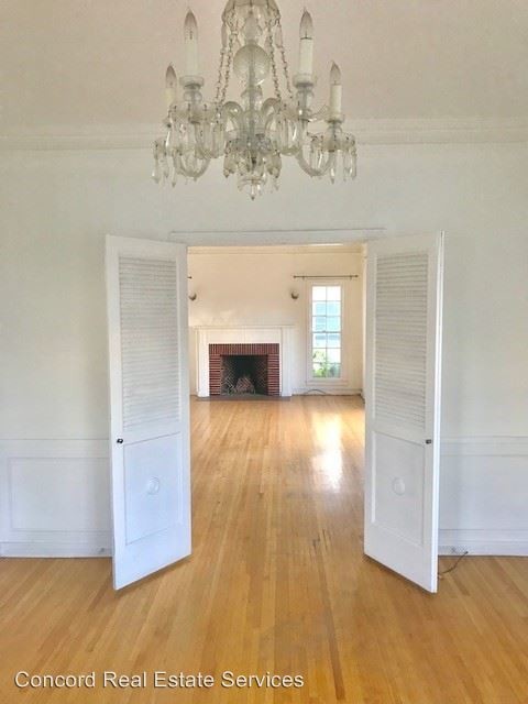 Foto del edificio - 132 N Kings Rd