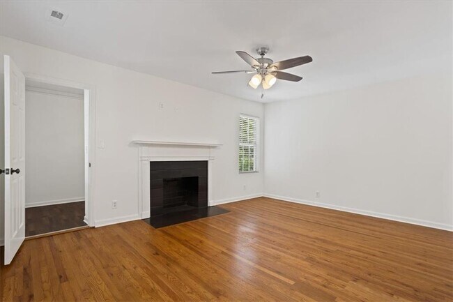 Foto del edificio - 1816 Sylvan Rd SW