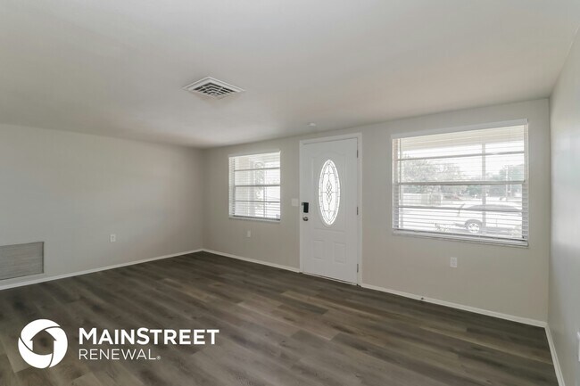 Building Photo - 5400 Drift Tide Dr