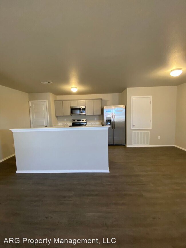 Building Photo - 3 br, 2 bath House - 503A W Christopher Drive