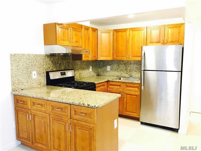 Foto del edificio - 42-38 Judge St