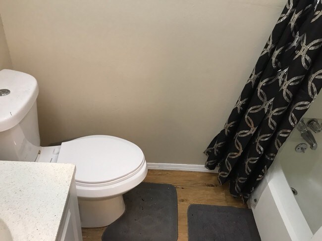 Foto del edificio - 105 Jennifer Ln