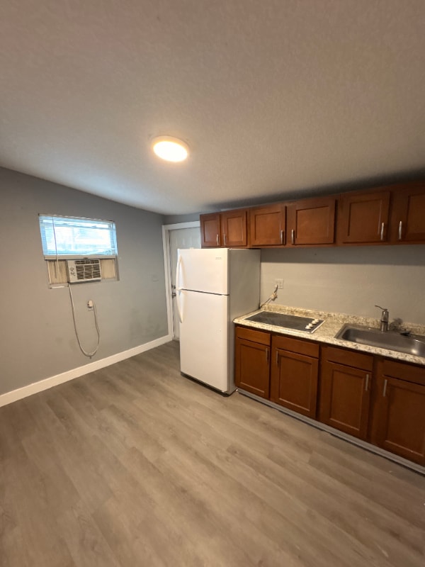 Building Photo - 8142 Eaton Ave