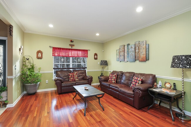 Foto del edificio - 35 Reinhart Way