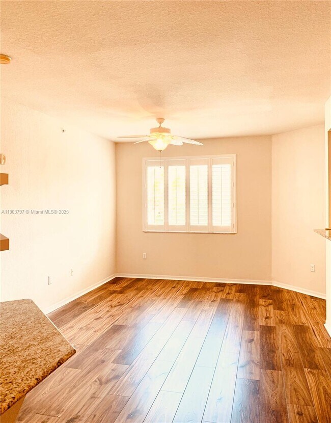 Foto del edificio - 11011 Legacy Ln