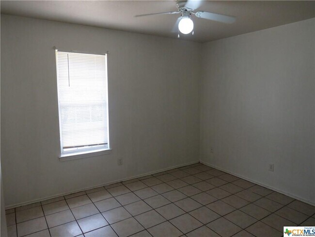Foto del edificio - 5701 Redstone Dr