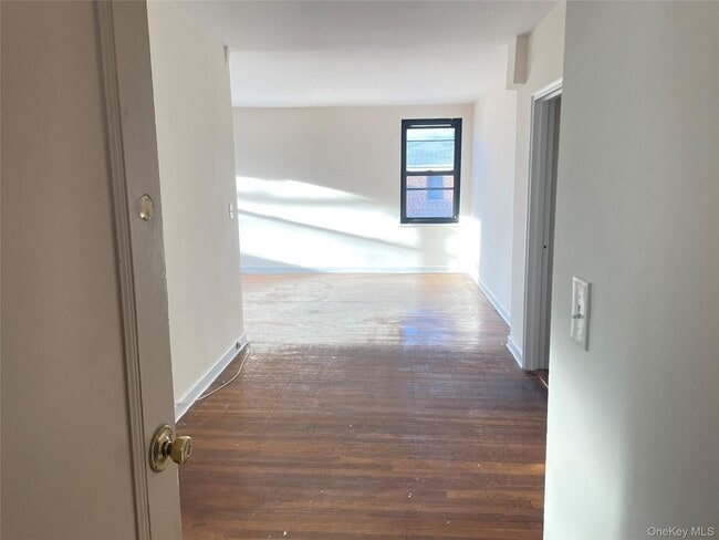 Building Photo - 141 E Hartsdale Ave