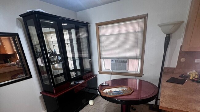 Foto del edificio - 6636 N Harlem Ave