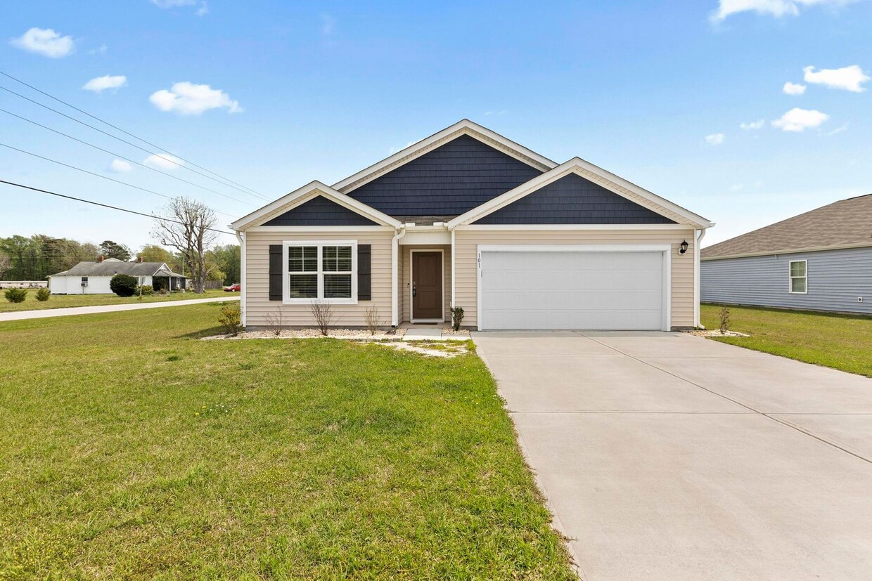 Primary Photo - House for Rent in Holly Ridge