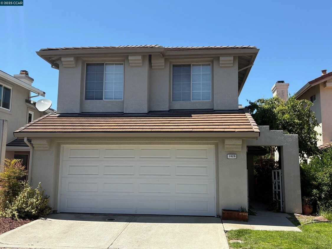 Primary Photo - 1029 Lakeridge Pl