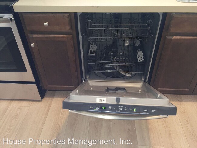 Building Photo - 801 Meadowsweet Dr