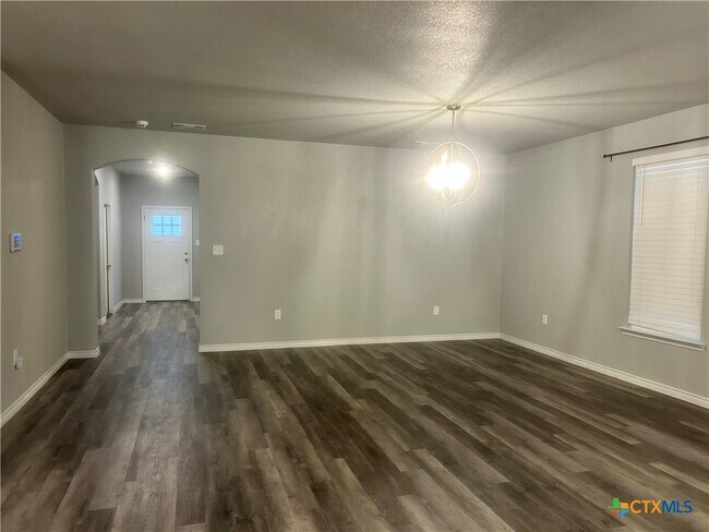 Foto del edificio - 7916 McCulloch Rd