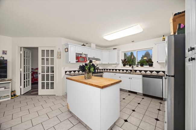 Building Photo - 1301-1305 Mitchell Ave