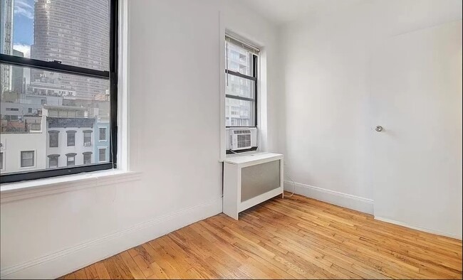 Building Photo - 301 East 53rd Street