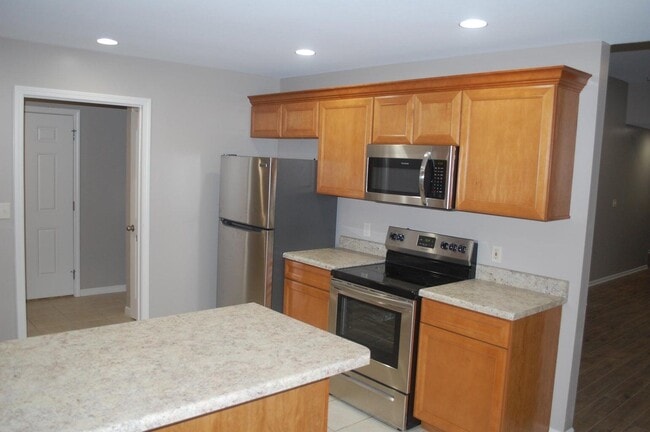 Building Photo - 5007 Craydon Dr