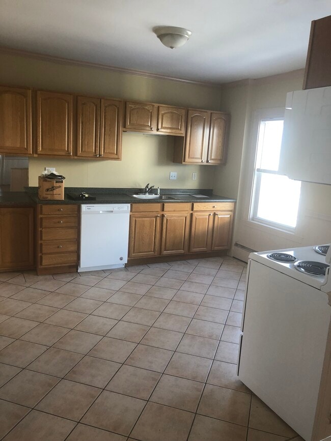 KITCHEN - 74 Aborn St