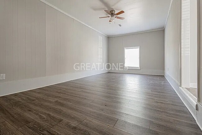 Foto del edificio - 4 N Kings Dr