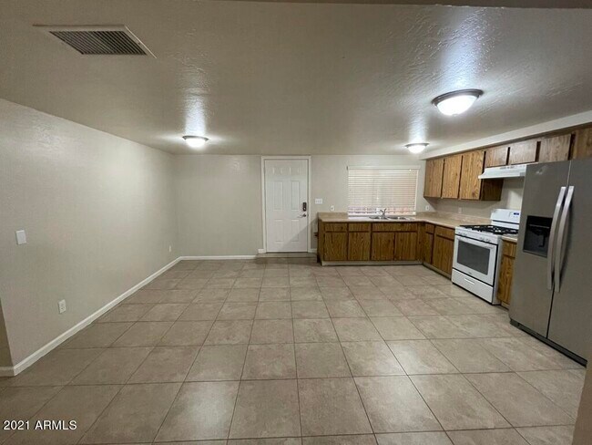 Building Photo - 3050 E Angela Dr