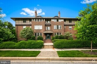 Building Photo - 610 Somerset Rd