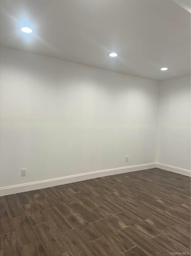 Foto del edificio - 192 Brookfield Ave