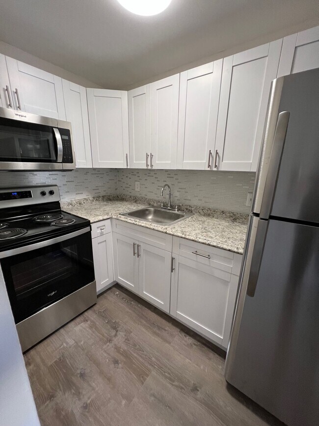 Whispering Palms Apartment Homes Apartments in Boca Raton, FL