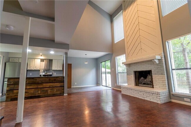 Foto del edificio - 3901 Knollwood Dr