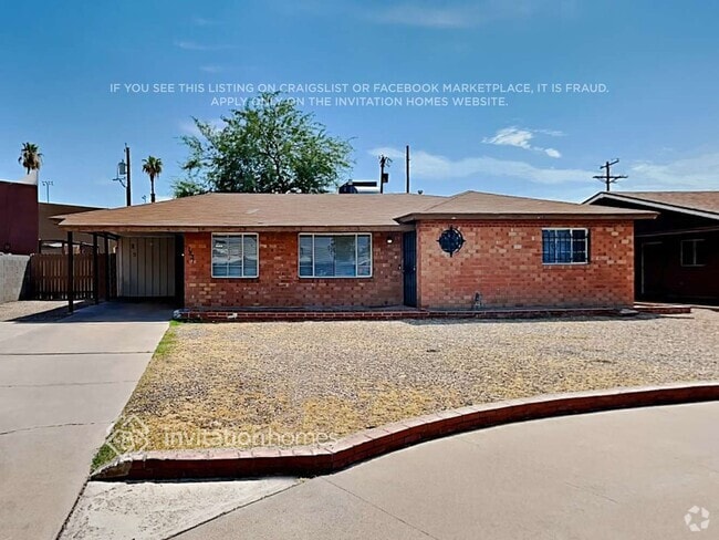 Building Photo - 1831 N 35th Pl
