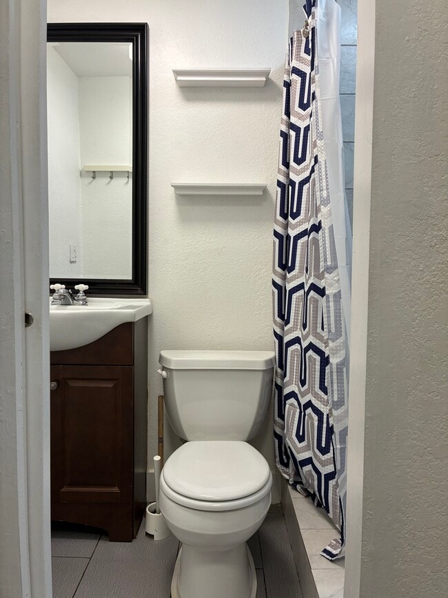 Building Photo - 6635 SW 51st Ter