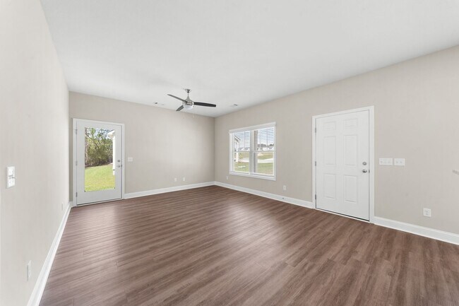 Building Photo - 135 Avalon Trce