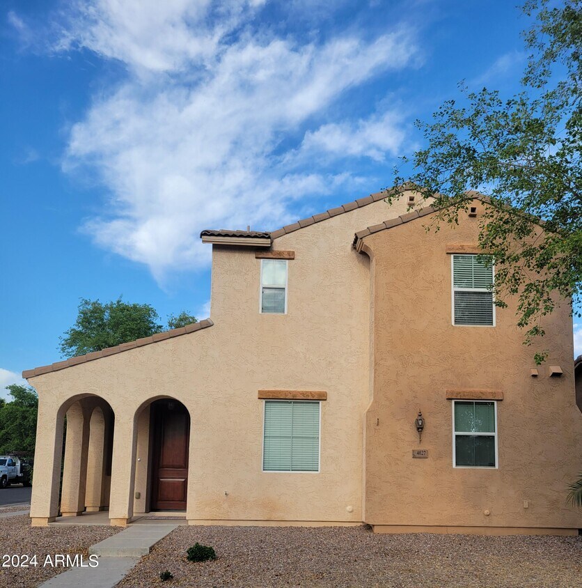 Foto principal - 4027 E Oakland St