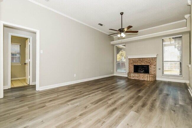 Foto del edificio - 2513 Dandelion Ln