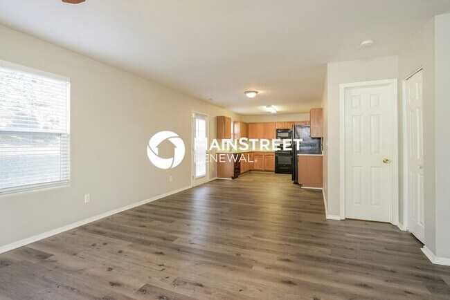 Foto del edificio - 4 Bedroom Pet-Friendly Home in Kernersville, NC with Main Street Renewal