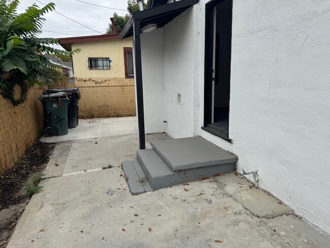 Foto del edificio - 6208 Converse Ave