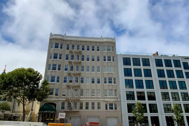 Foto del edificio - 2415 Van Ness Ave