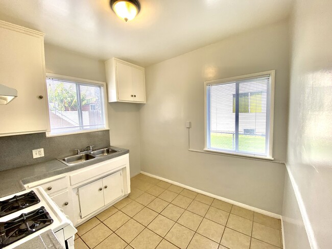 Building Photo - 3832 W 118th Pl