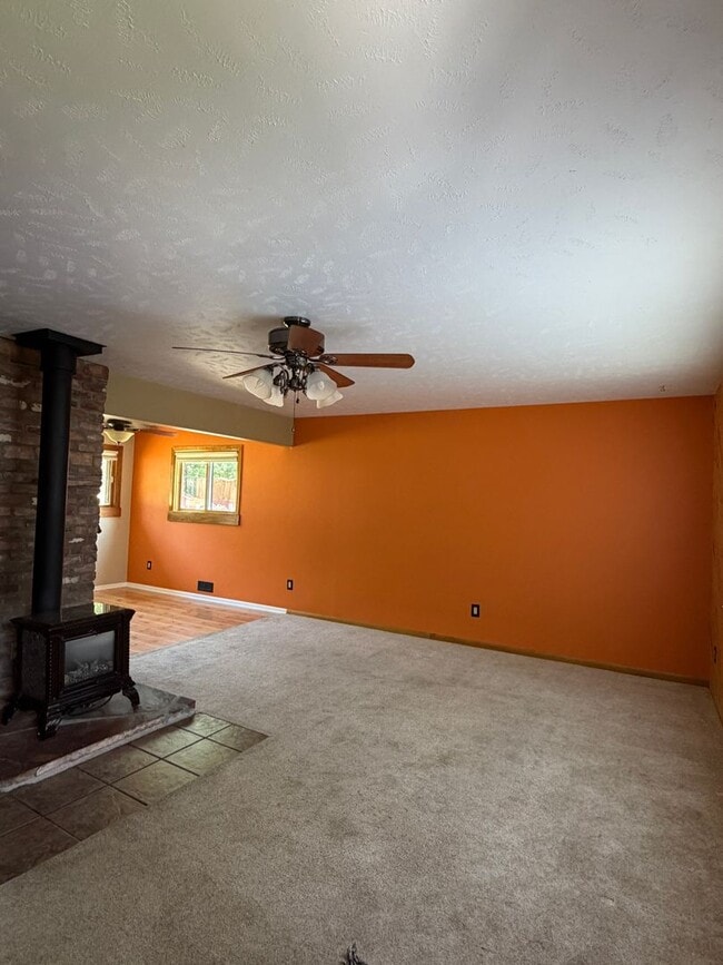 Building Photo - 95 Chapparal Cir