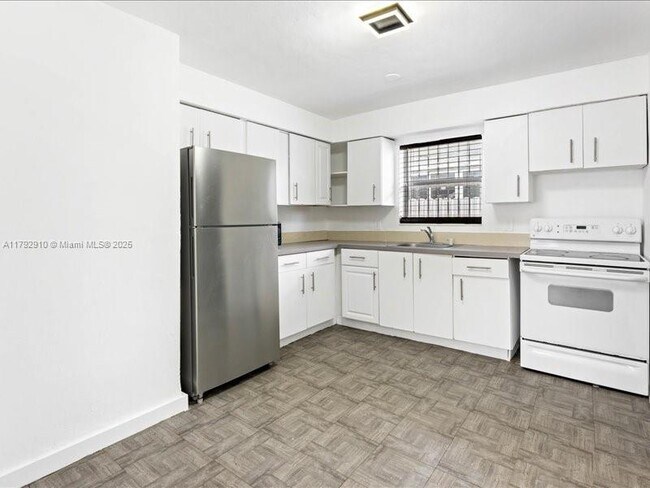 Foto del edificio - 812 NW 55th Terrace