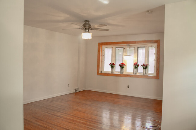 Building Photo - 4014 Ford Rd